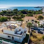 Villa Cecília