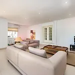 Villa Cecília