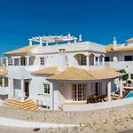 Villa Cecília
